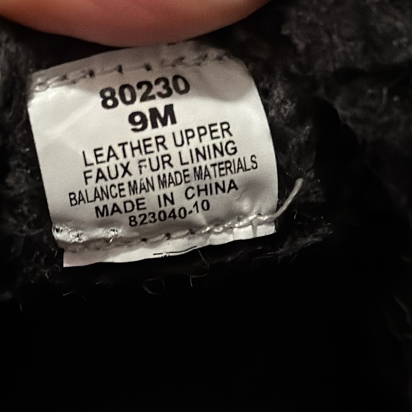 Minnetonka Pull On “Taren”Leather Booties-Sz 9-Black-Berber Lining - Picture 11 of 15